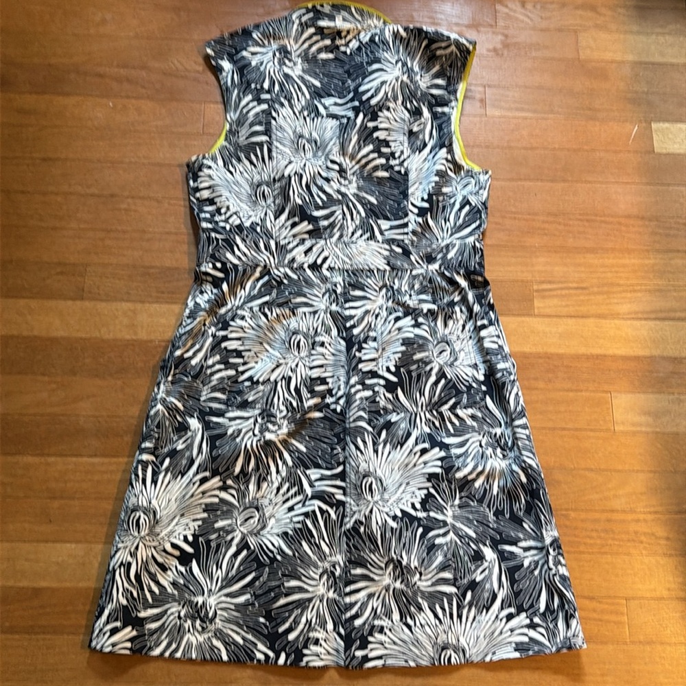 DVF black and white floral print zip-front sheath dress - Picture 6 of 8